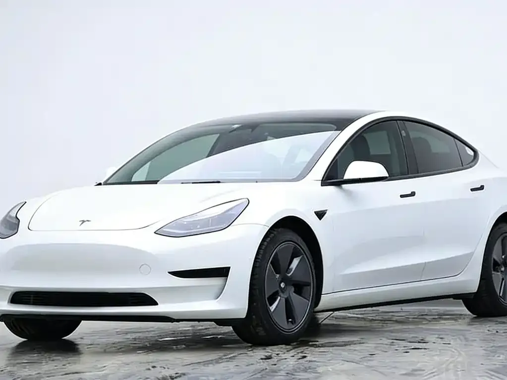 Tesla Model 3 — фото 5