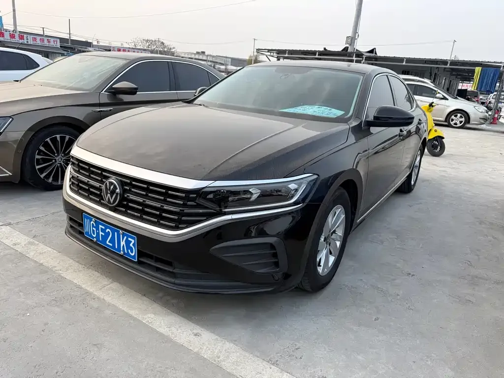 Volkswagen Passat — фото 1