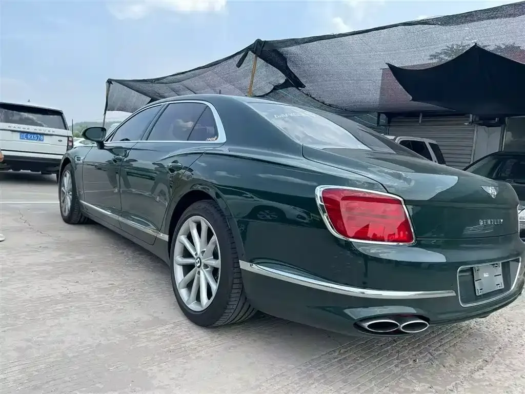 Bentley Flying Spur — фото 5
