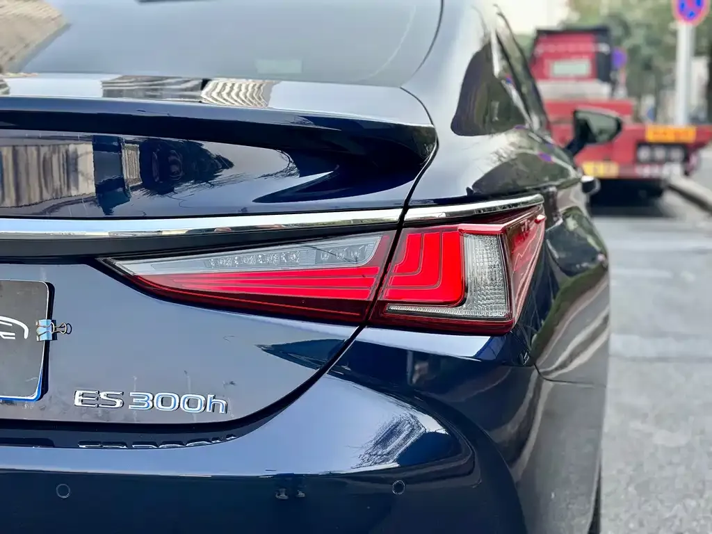 Lexus ES — фото 2