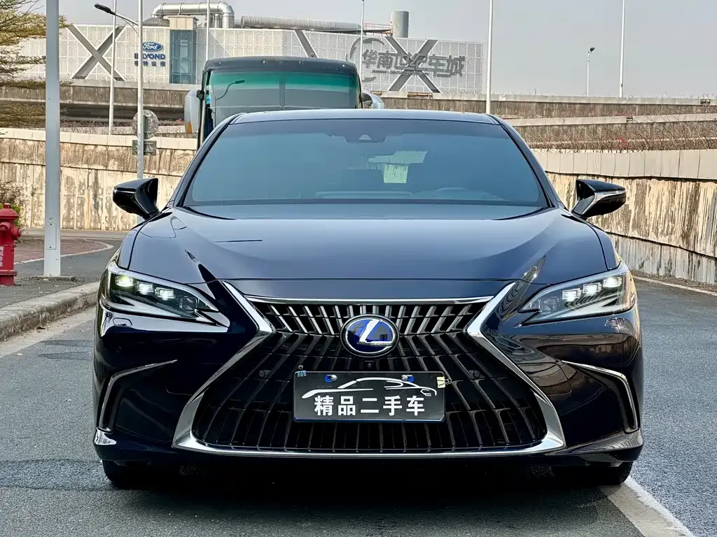 Lexus ES — фото 8