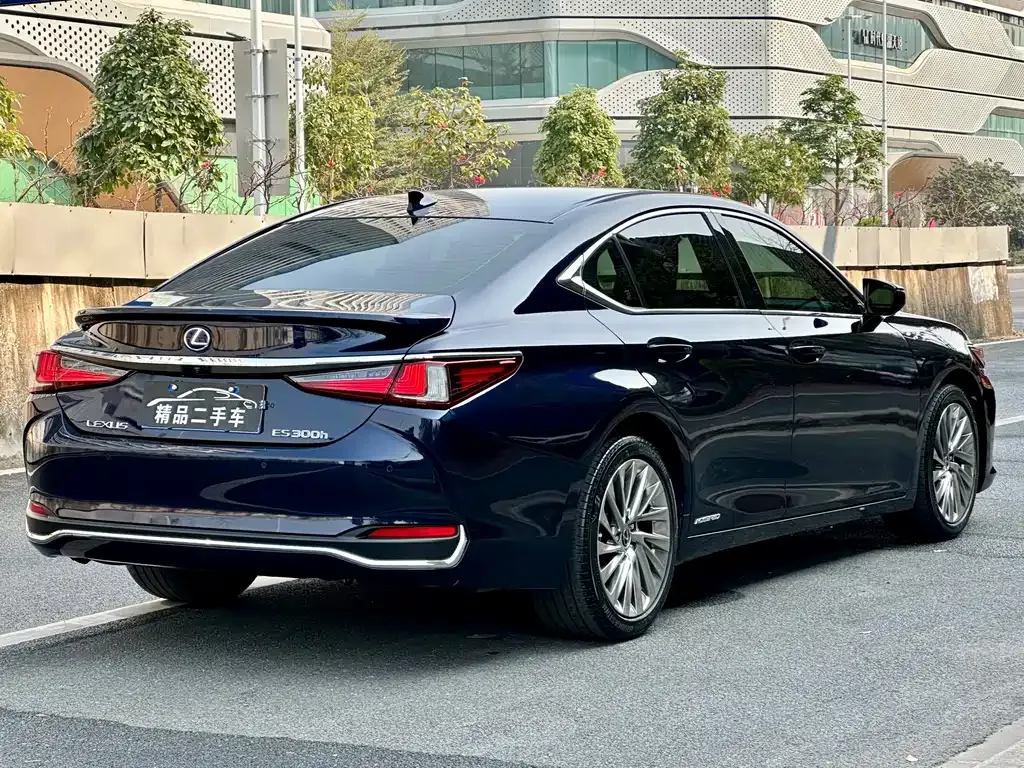 Lexus ES — фото 5