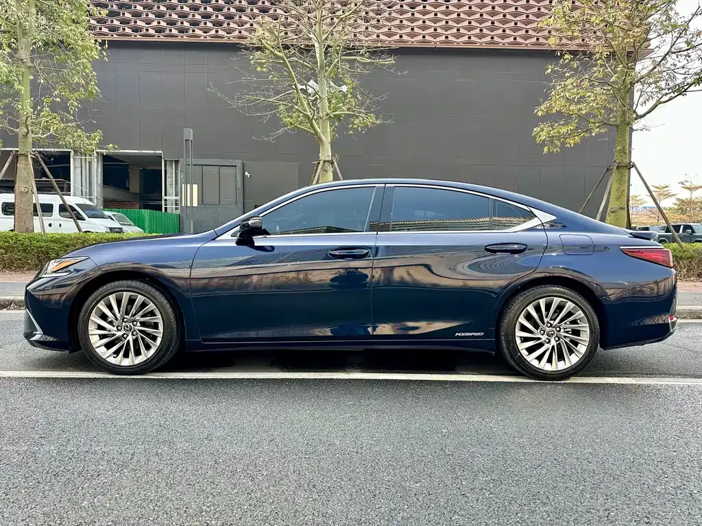 Lexus ES — фото 4