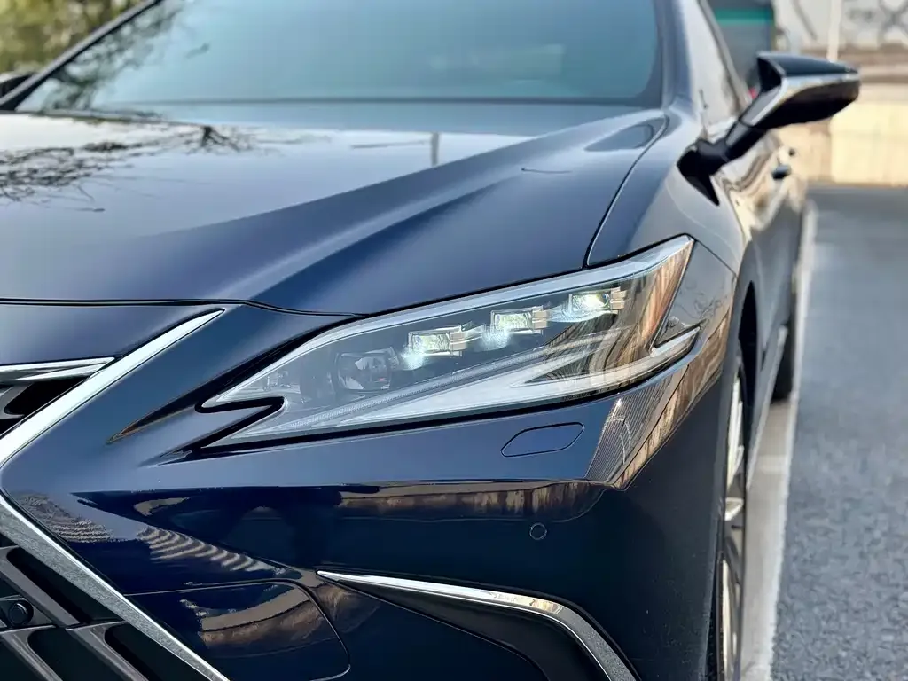 Lexus ES — фото 7