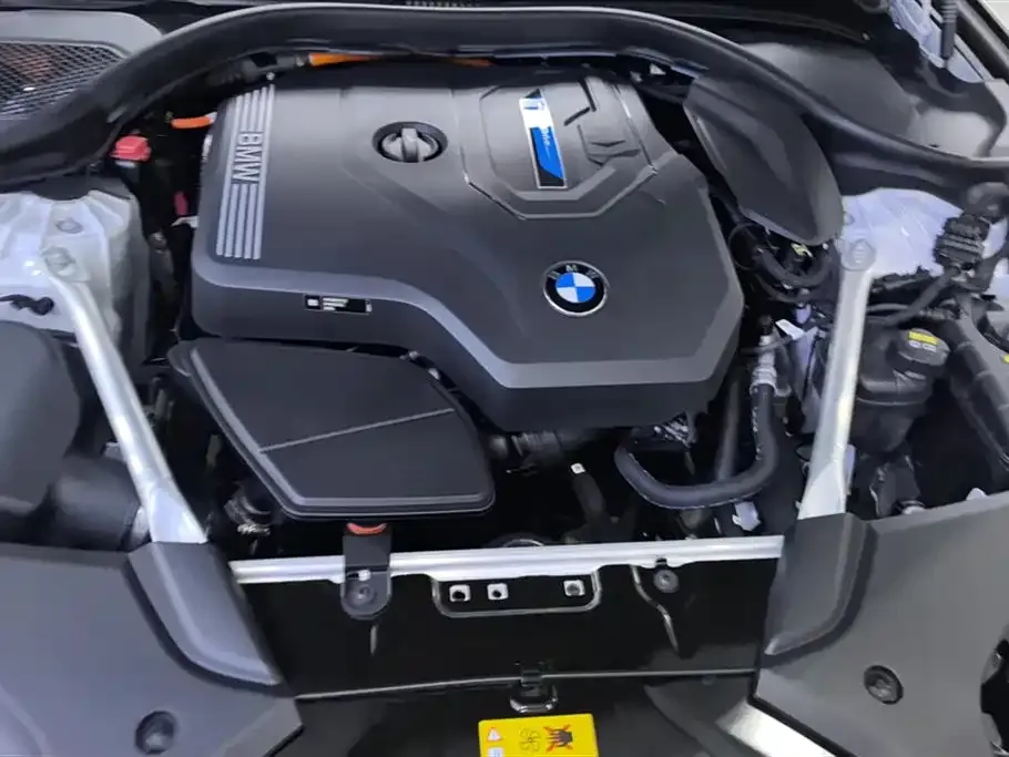 BMW 5 Series New Energy — фото 7