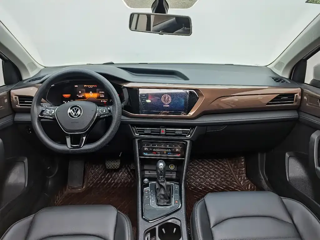 Volkswagen Tharu — фото 3