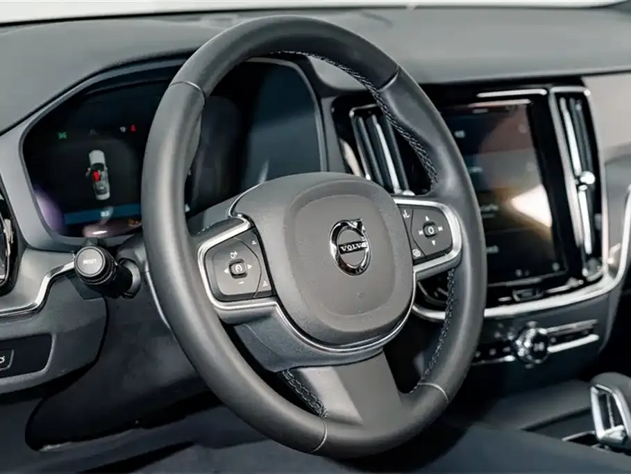 Volvo S60 — фото 10