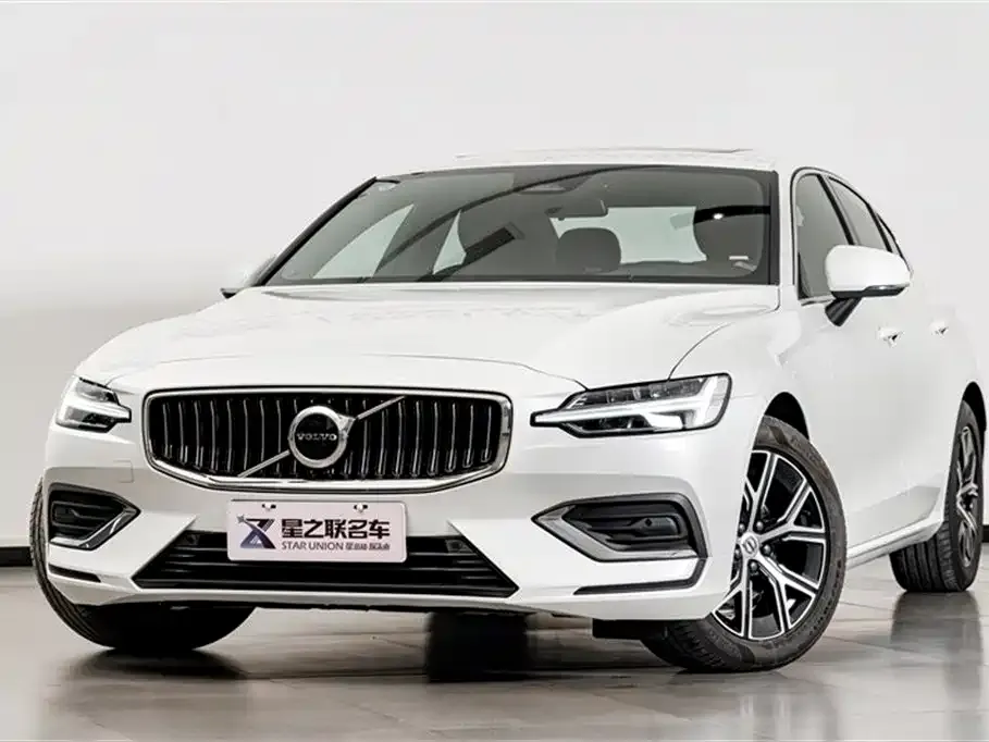 Volvo S60 — фото 8