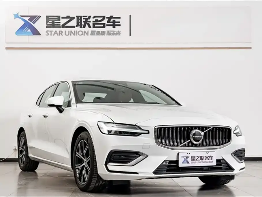 Volvo S60 — фото 2