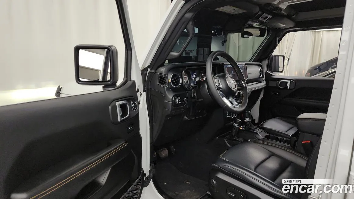 Jeep Wrangler — фото 6