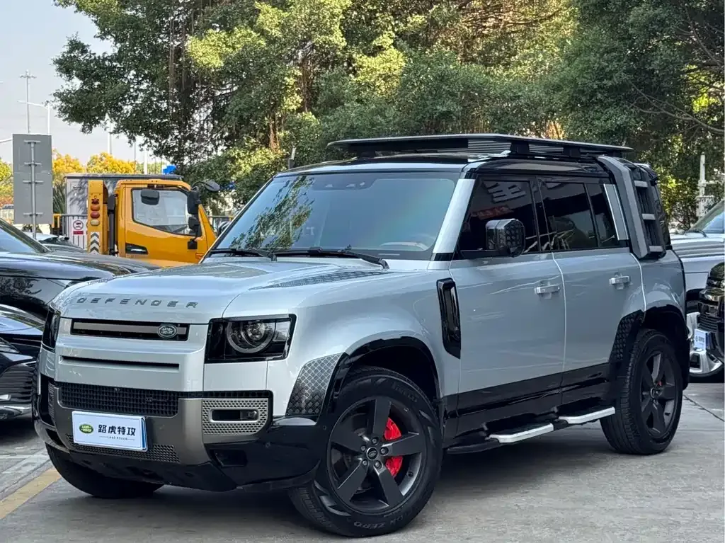 Land Rover Defender — фото 1