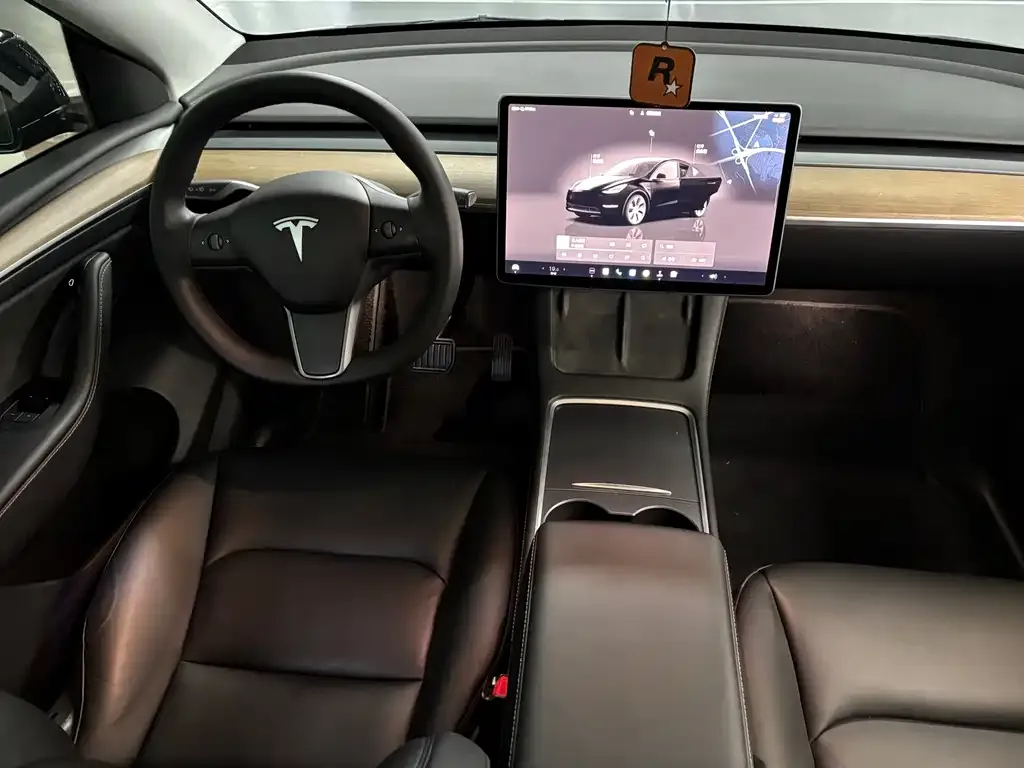Tesla Model Y — фото 3