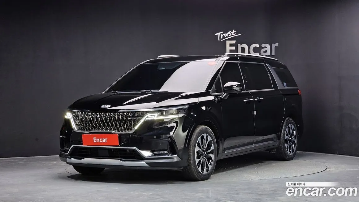 Kia Carnival — фото 1