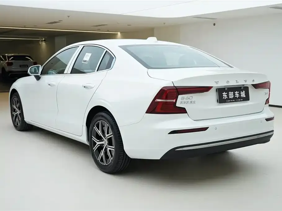 Volvo S60 — фото 6