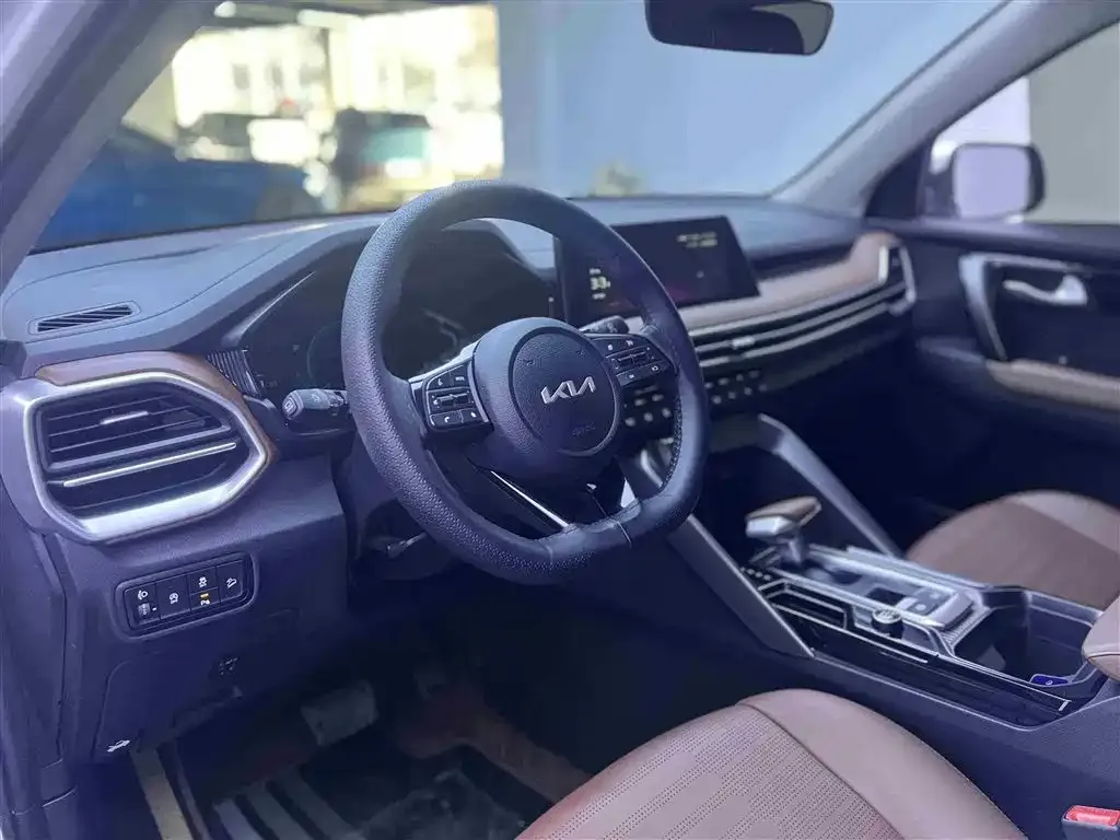 Kia Sportage — фото 7