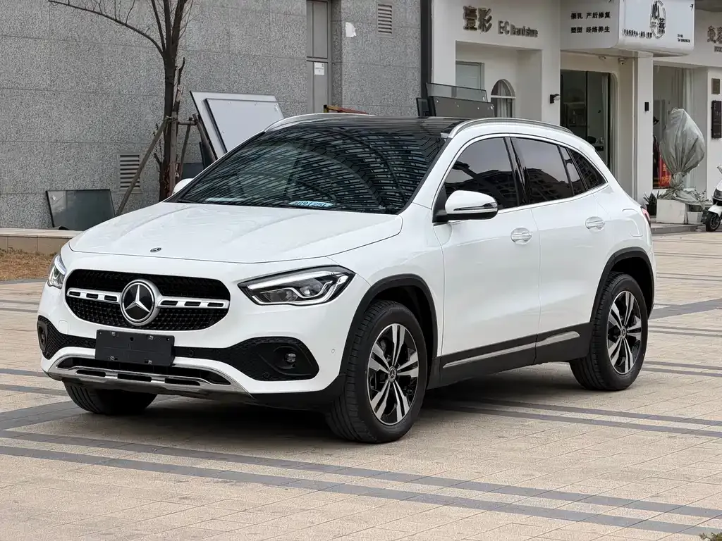 Mercedes-Benz GLA — фото 1