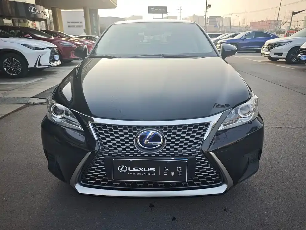 Lexus CT — фото 2