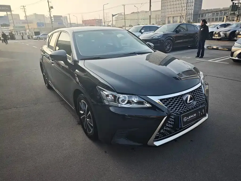 Lexus CT — фото 9