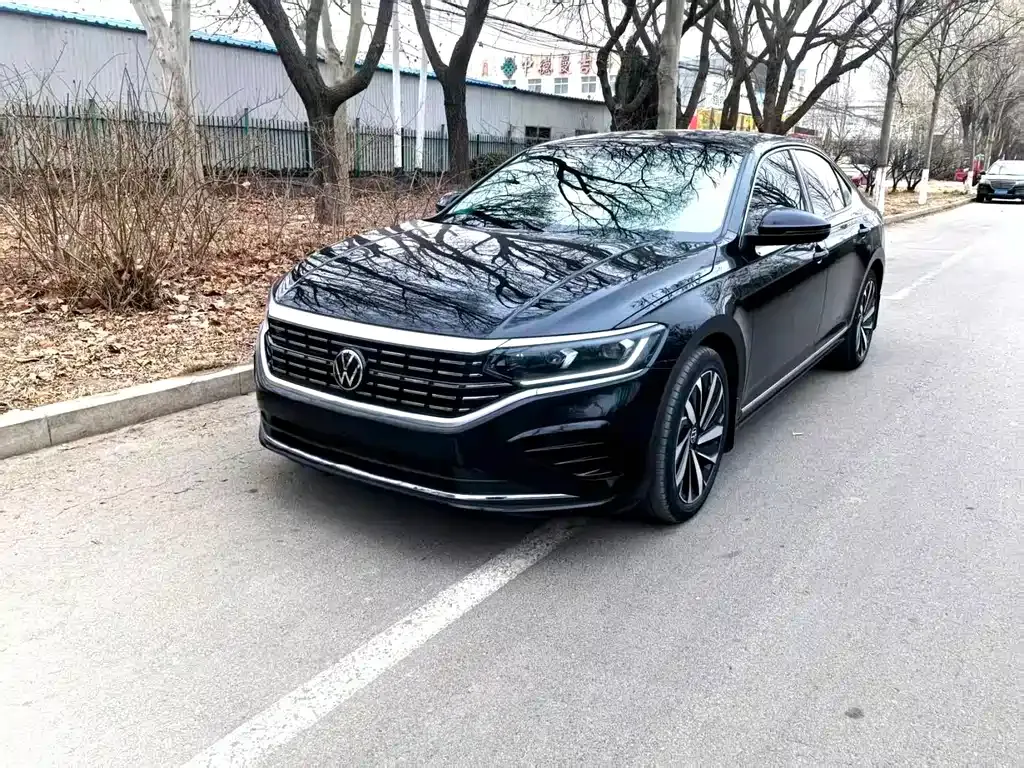 Volkswagen Passat — фото 1