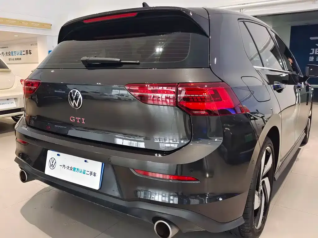 Volkswagen Golf GTI — фото 3