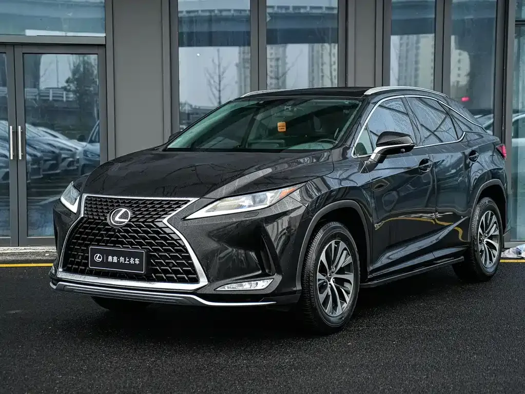 Lexus RX — фото 1