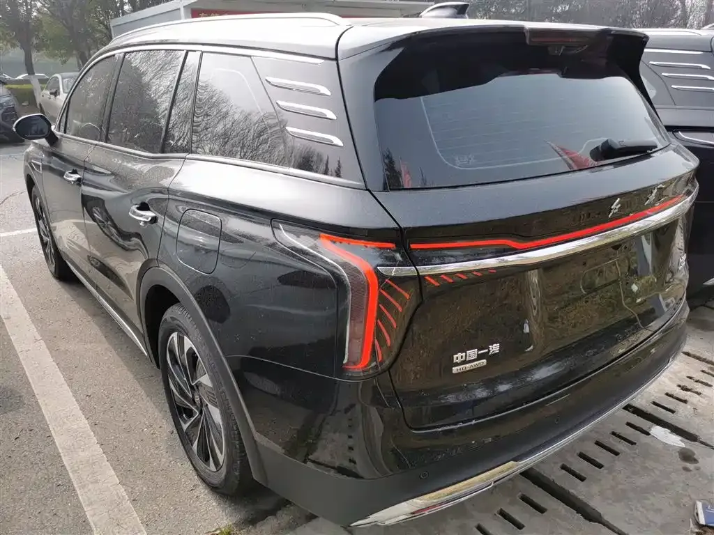 Hongqi HS7 PHEV — фото 3