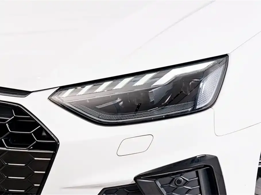 Audi A4L — фото 9