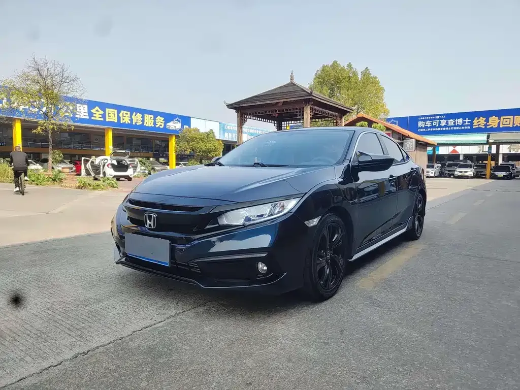 Honda Civic — фото 1