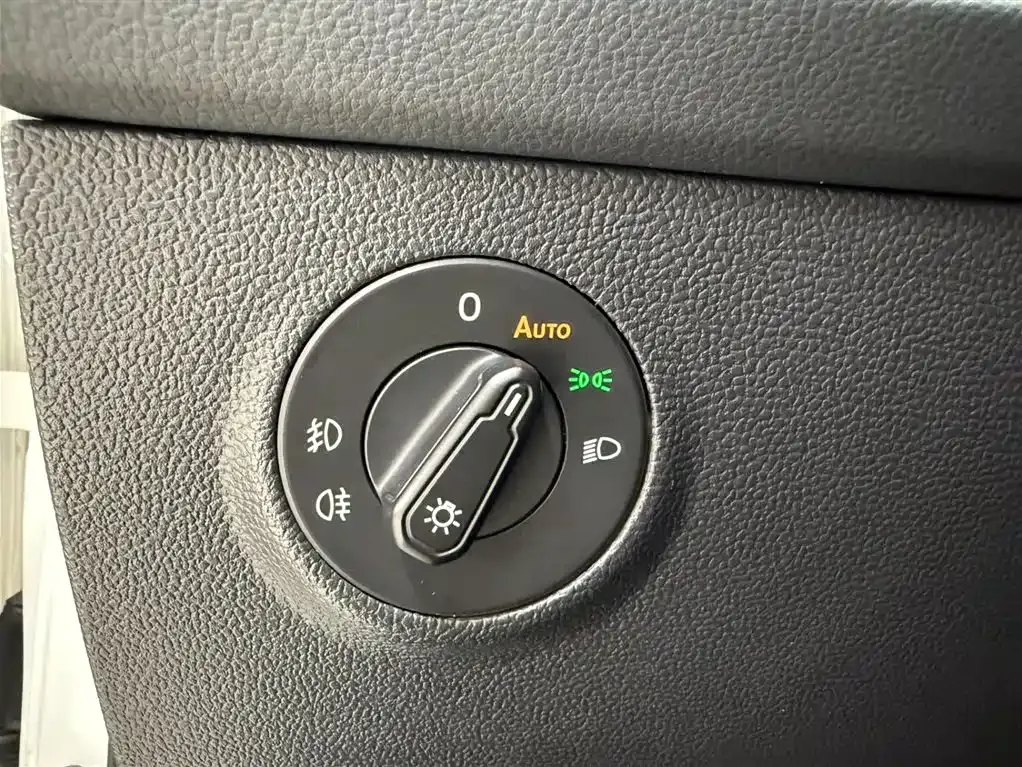 Volkswagen Tharu — фото 8