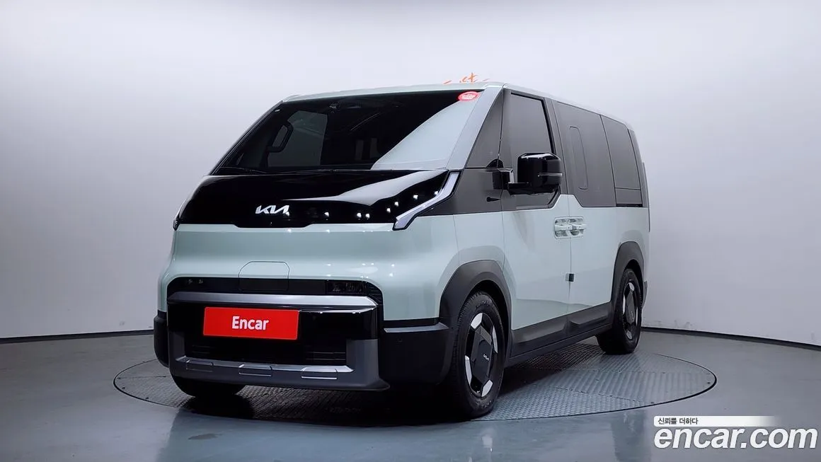 Kia PV5 — фото 1