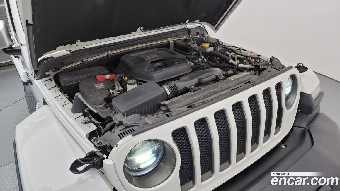 Jeep Wrangler — фото 8