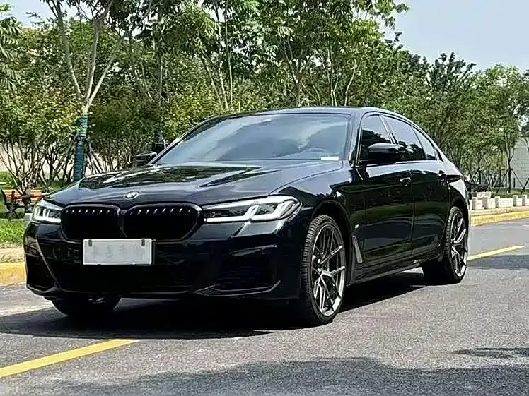 BMW 5 Series — фото 1