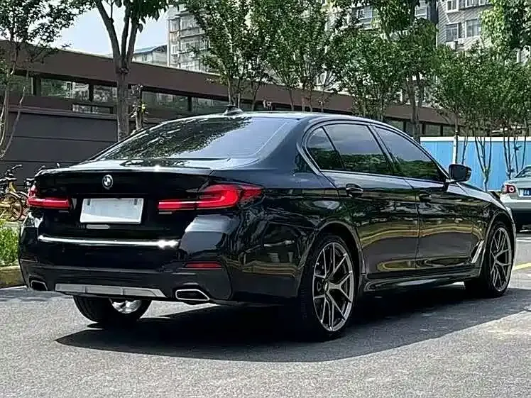 BMW 5 Series — фото 4