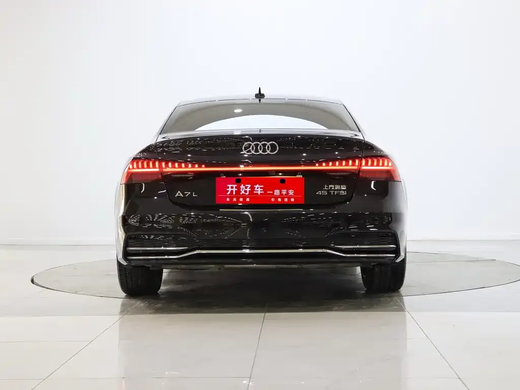 Audi A7L — фото 7