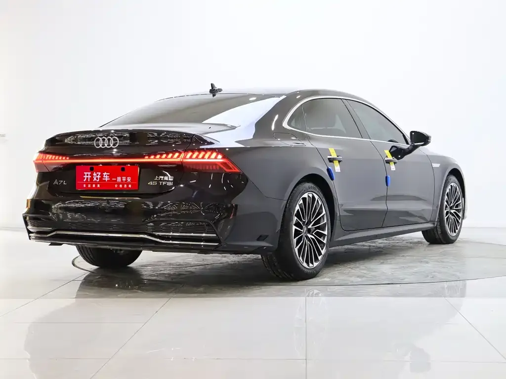 Audi A7L — фото 8