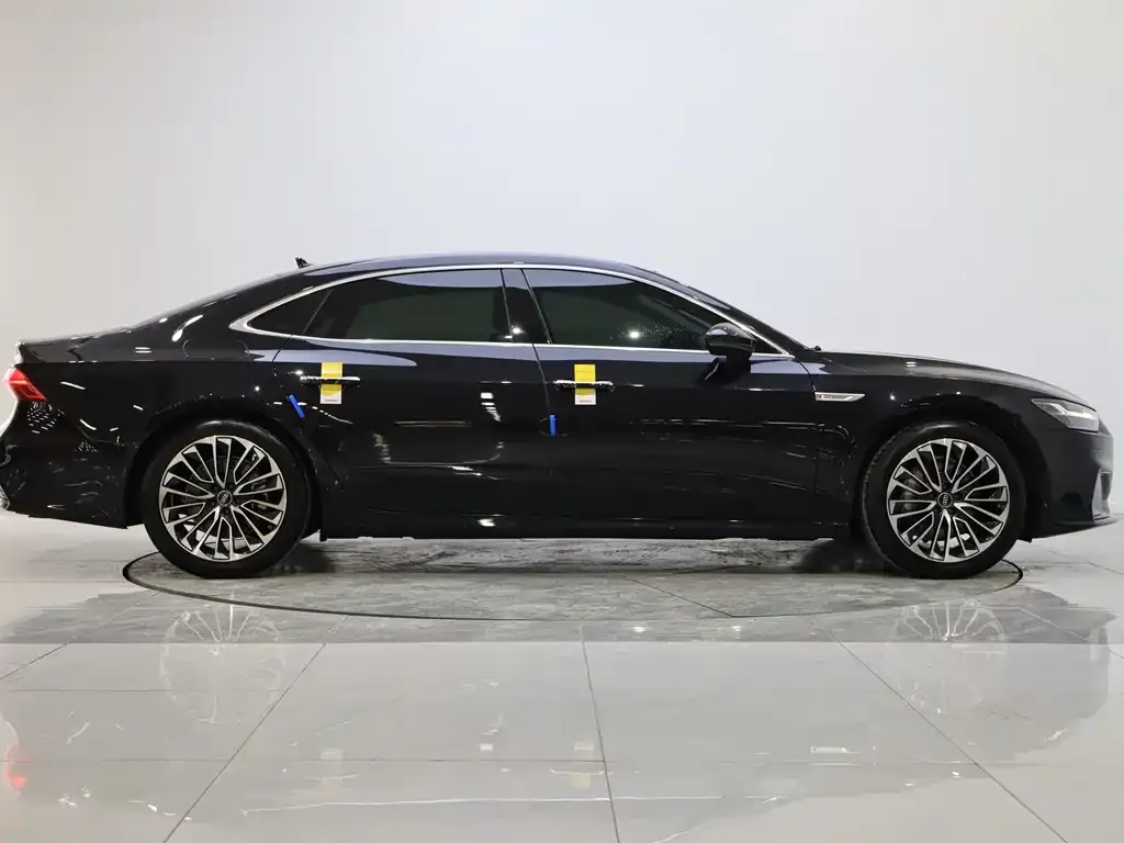 Audi A7L — фото 2