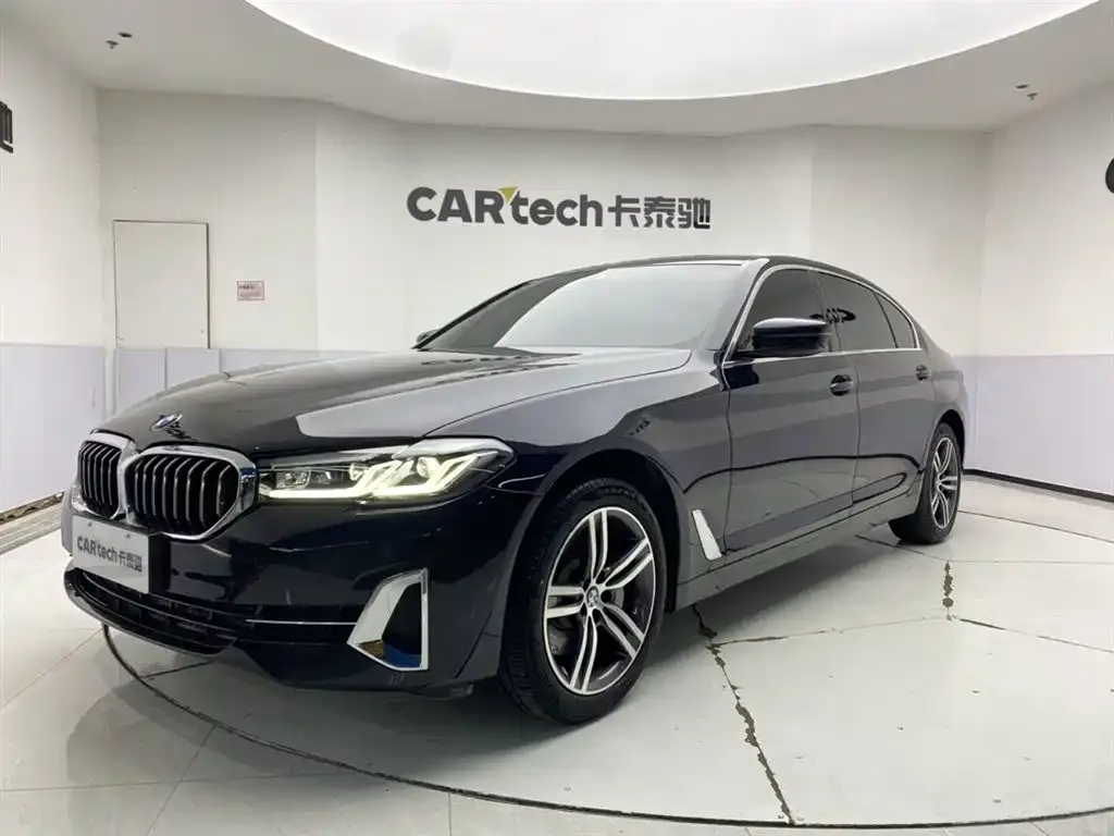 BMW 5 Series — фото 1