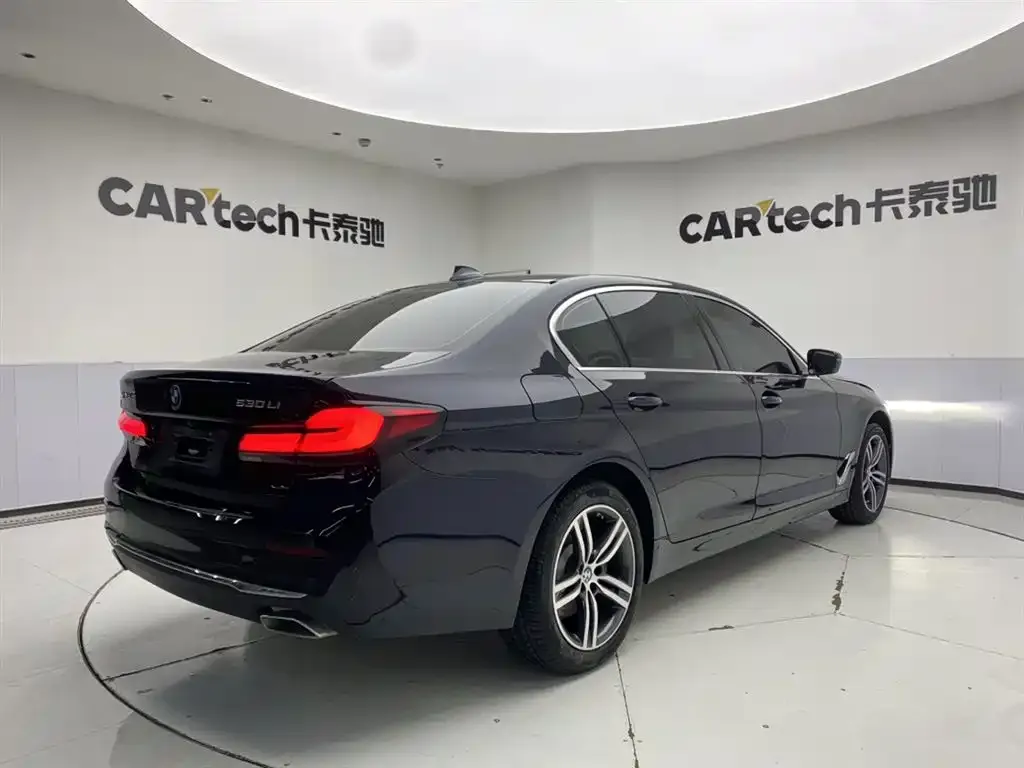 BMW 5 Series — фото 4