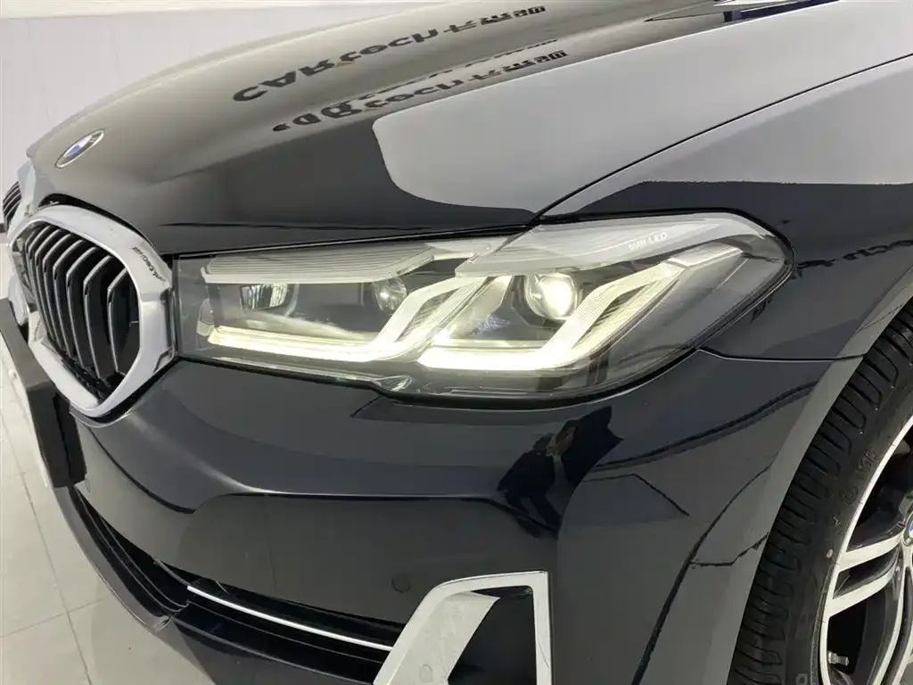BMW 5 Series — фото 10