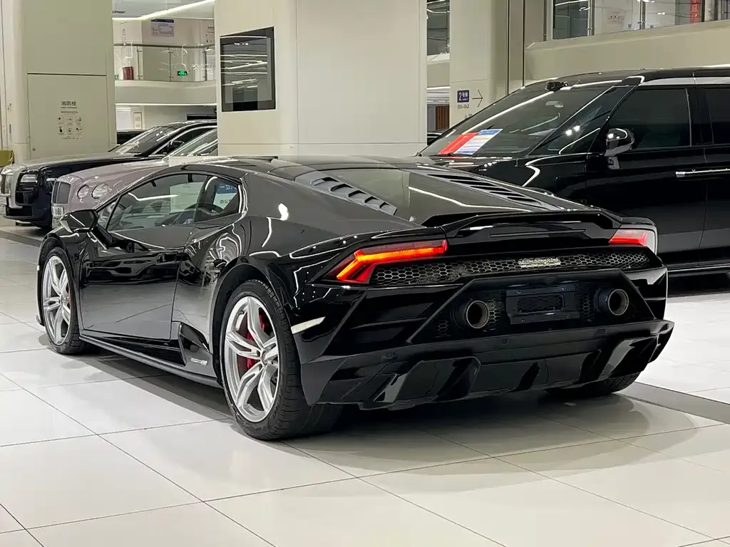 Lamborghini Huracan — фото 10