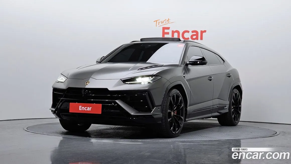 Lamborghini Urus — фото 1