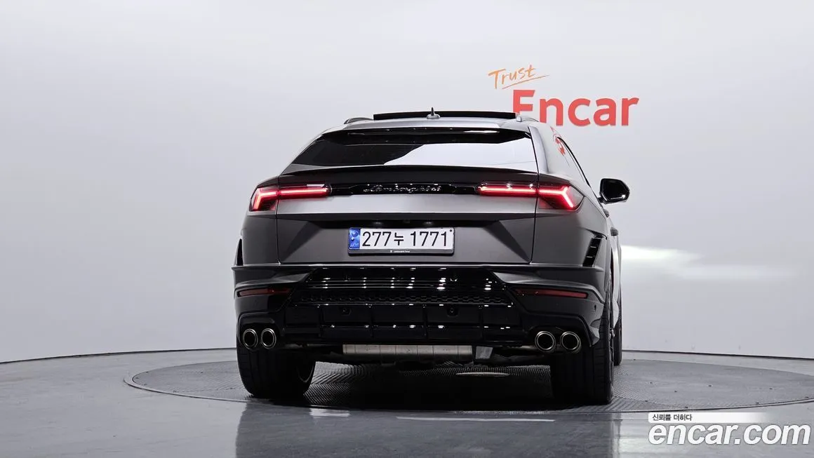 Lamborghini Urus — фото 10
