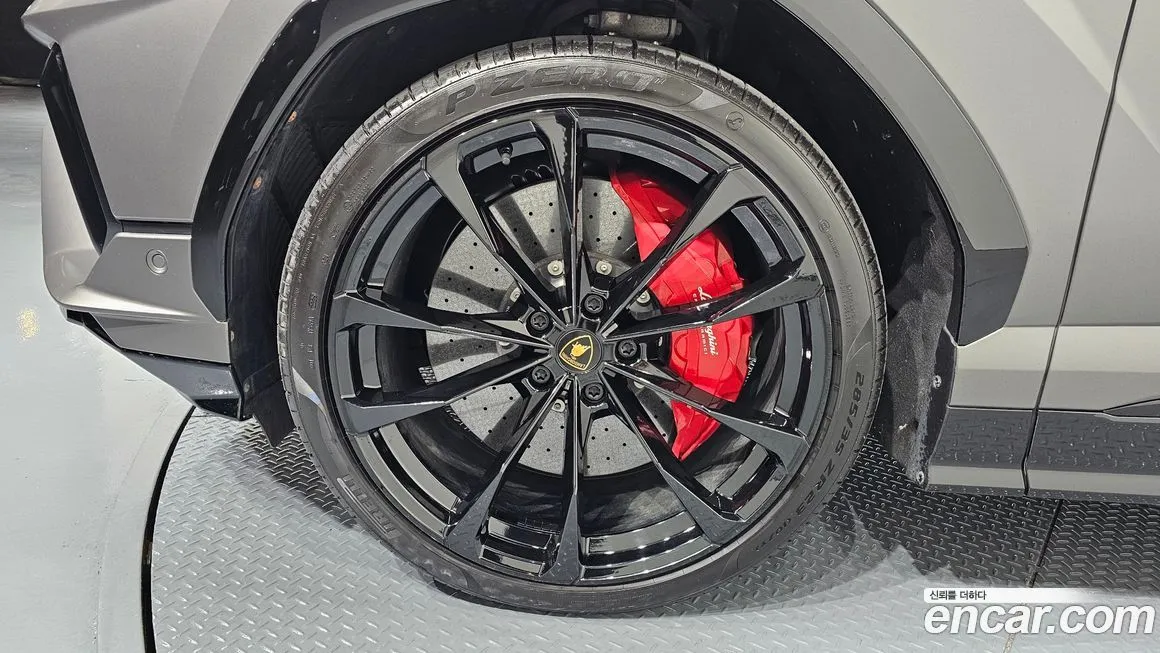 Lamborghini Urus — фото 7
