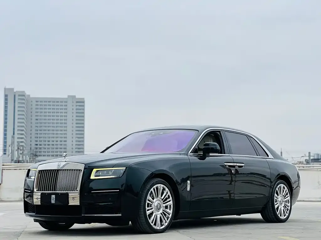 Rolls-Royce Ghost — фото 1