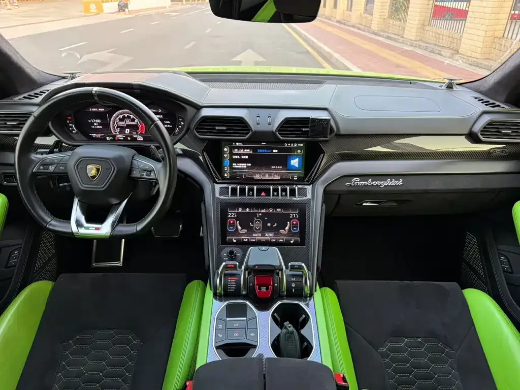 Lamborghini Urus — фото 9