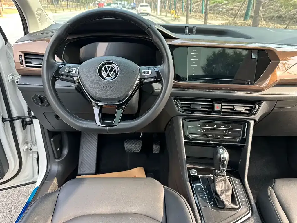 Volkswagen Tharu — фото 7