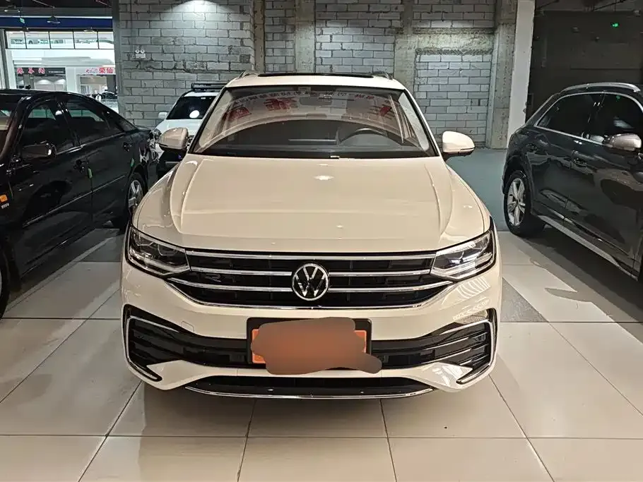 Volkswagen Tiguan L — фото 4