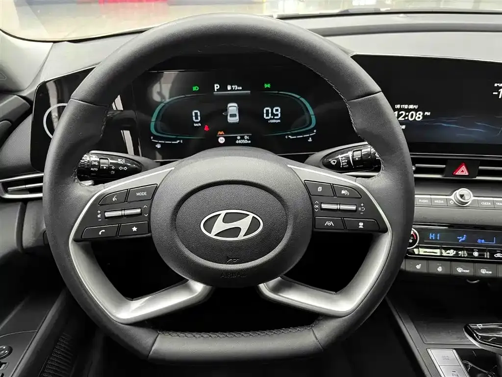 Hyundai Elantra — фото 9