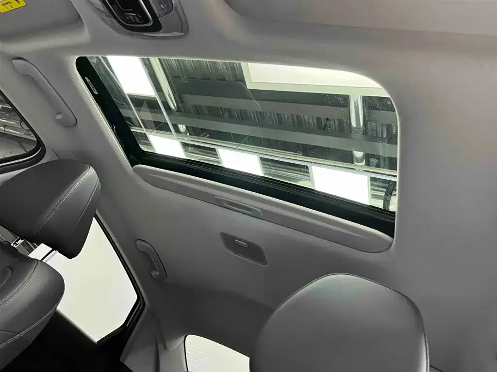 Hyundai Elantra — фото 3