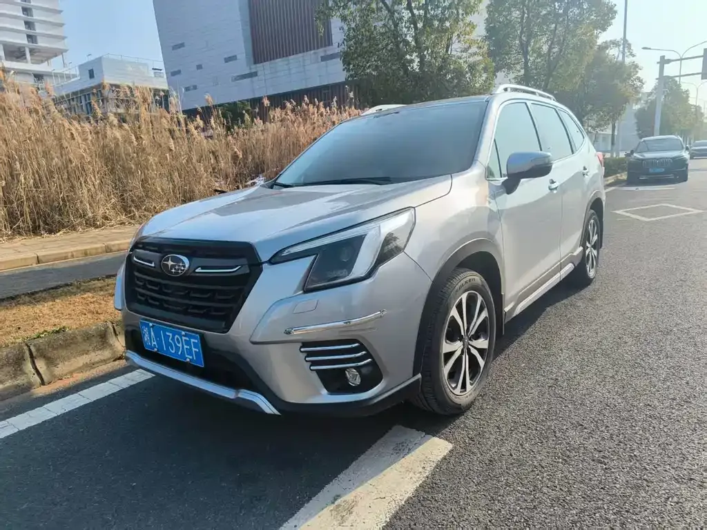 Subaru Forester — фото 1
